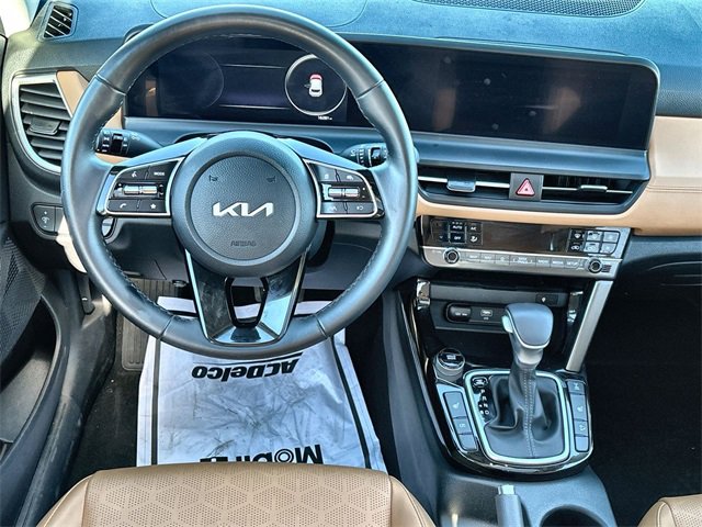Used 2024 Kia Seltos EX image 16