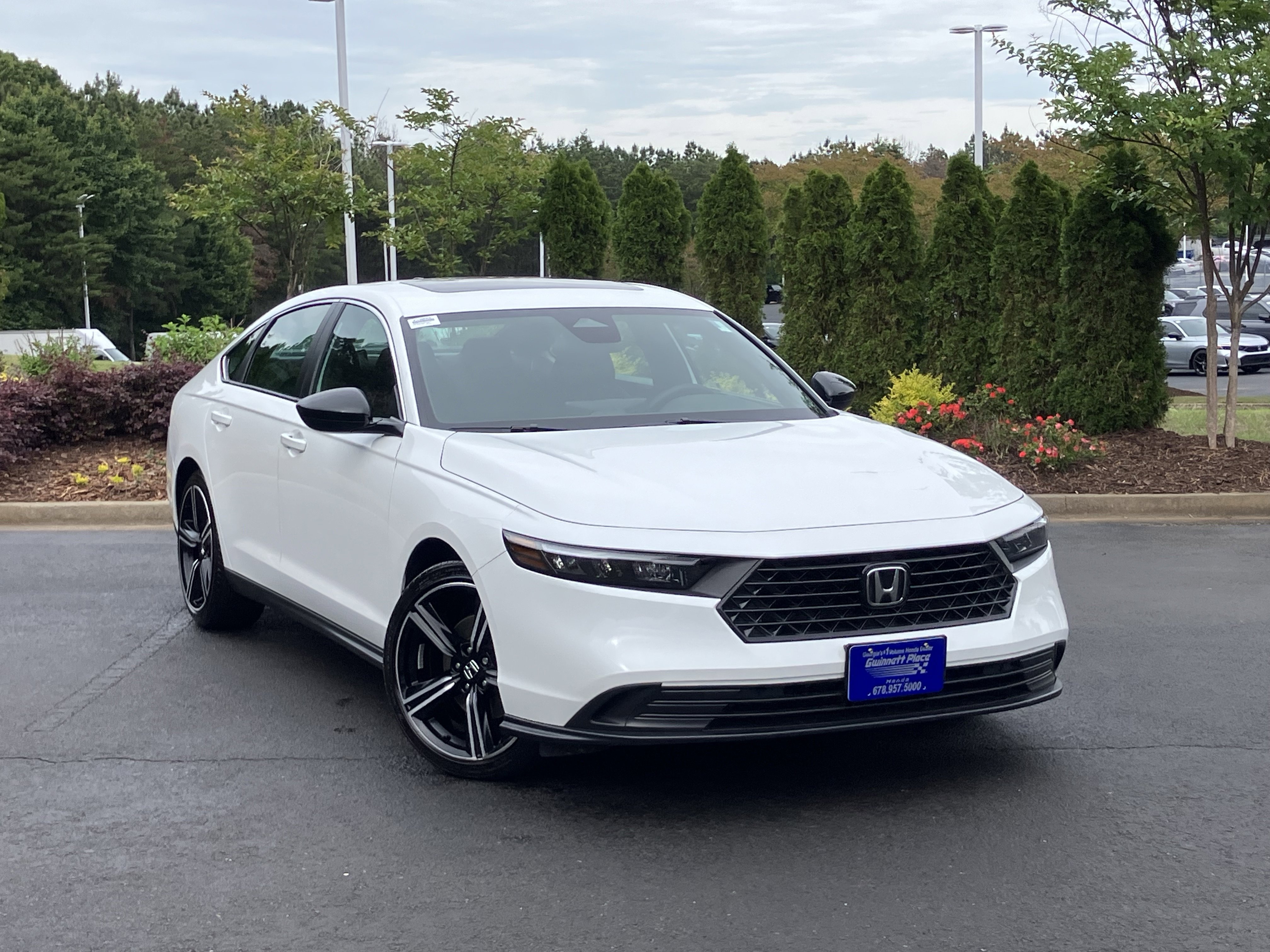Used 2025 Honda Accord Sport image 2