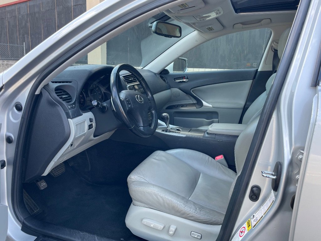 Used 2007 Lexus IS 250 RWD image 2