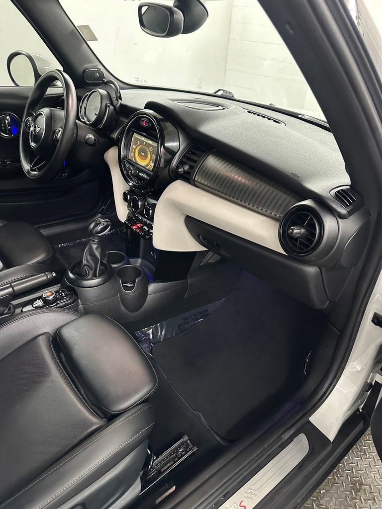 Used 2018 MINI Cooper S w/ Premium Package FWD image 28