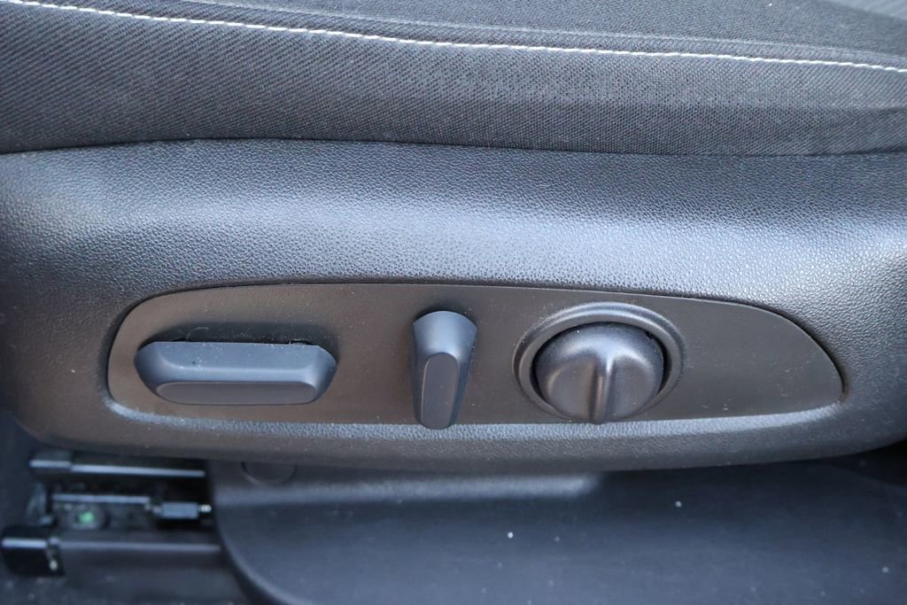 Used 2023 Chevrolet Blazer LT w/ Convenience Package image 14