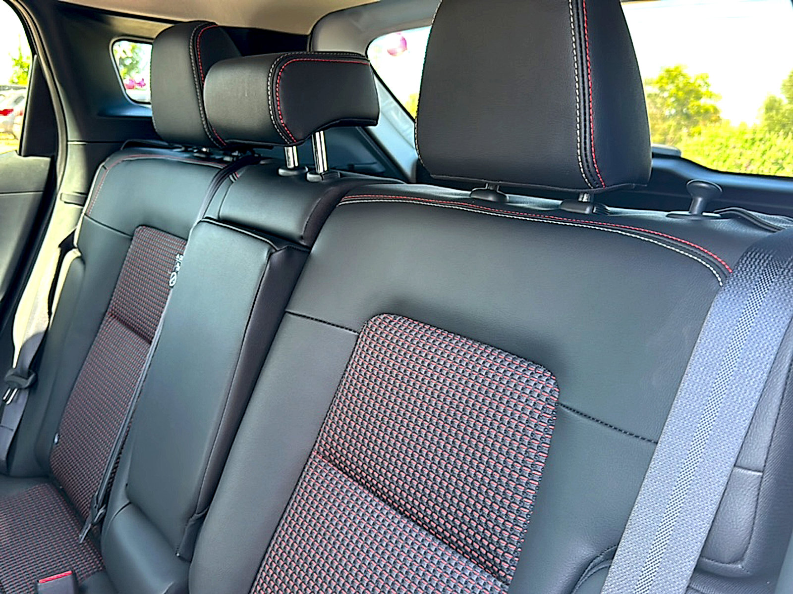 New 2026 Nissan Kicks SR image 16