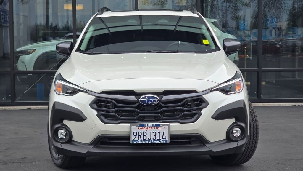 Used 2024 Subaru Crosstrek 2.0i Premium image 3
