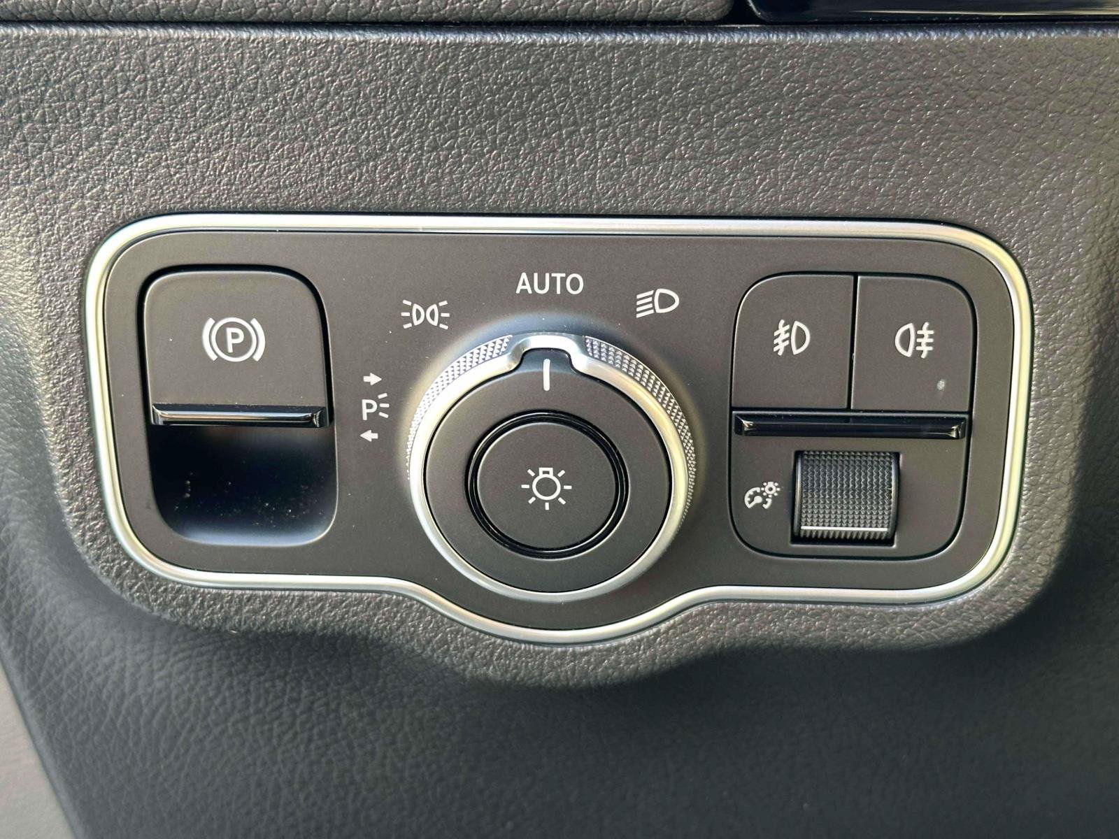 Certified 2025 Mercedes-Benz GLA 250 4MATIC image 17