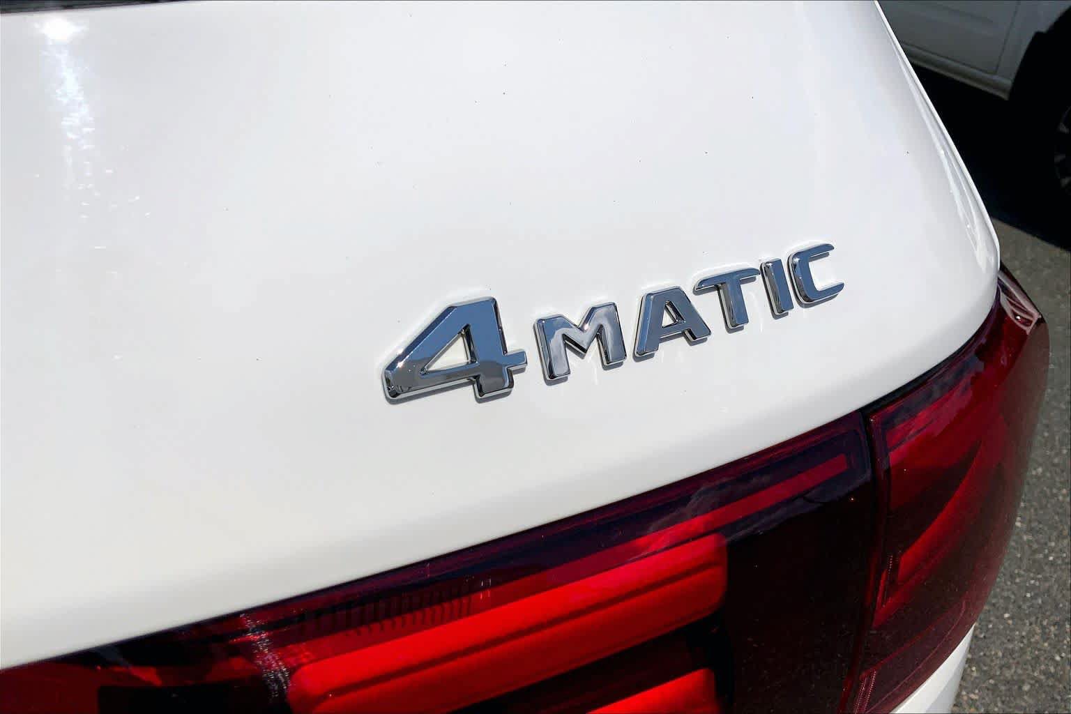 Used 2024 Mercedes-Benz GLB 250 4MATIC image 10