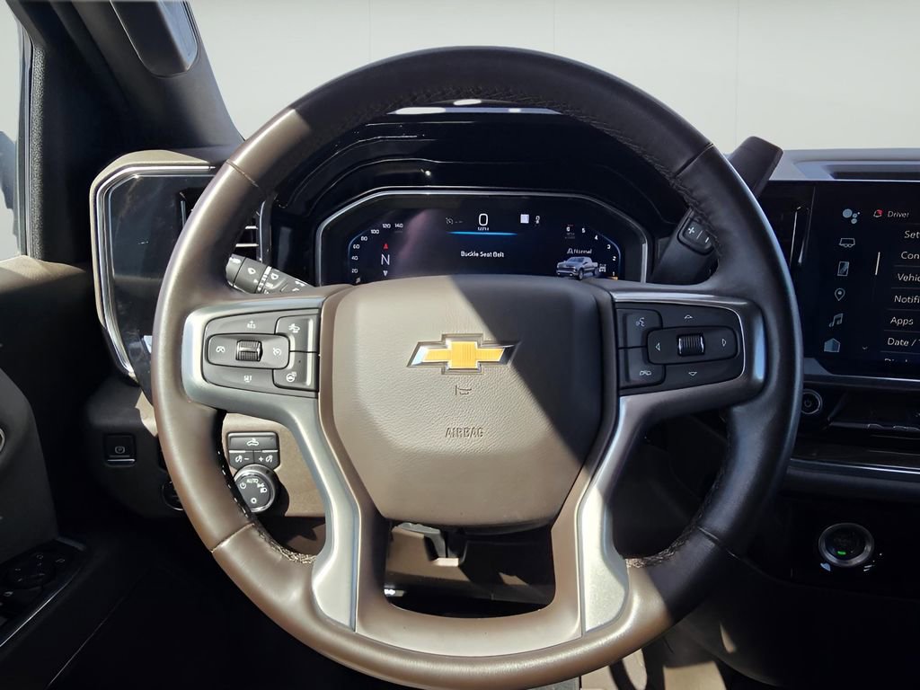 Used 2023 Chevrolet Silverado 1500 LT AWD/4WD image 14