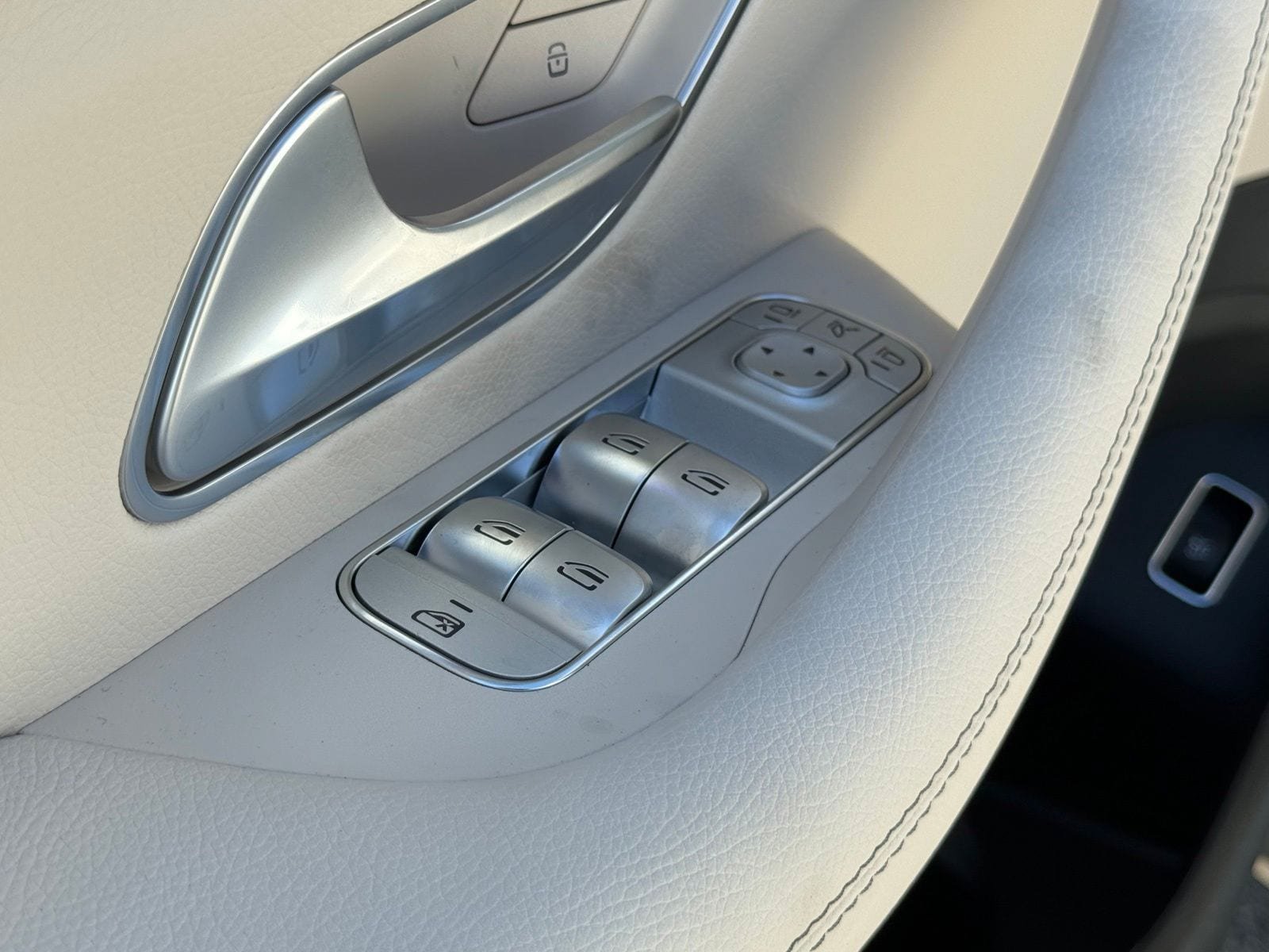 New 2026 Mercedes-Benz GLS 450 4MATIC image 17