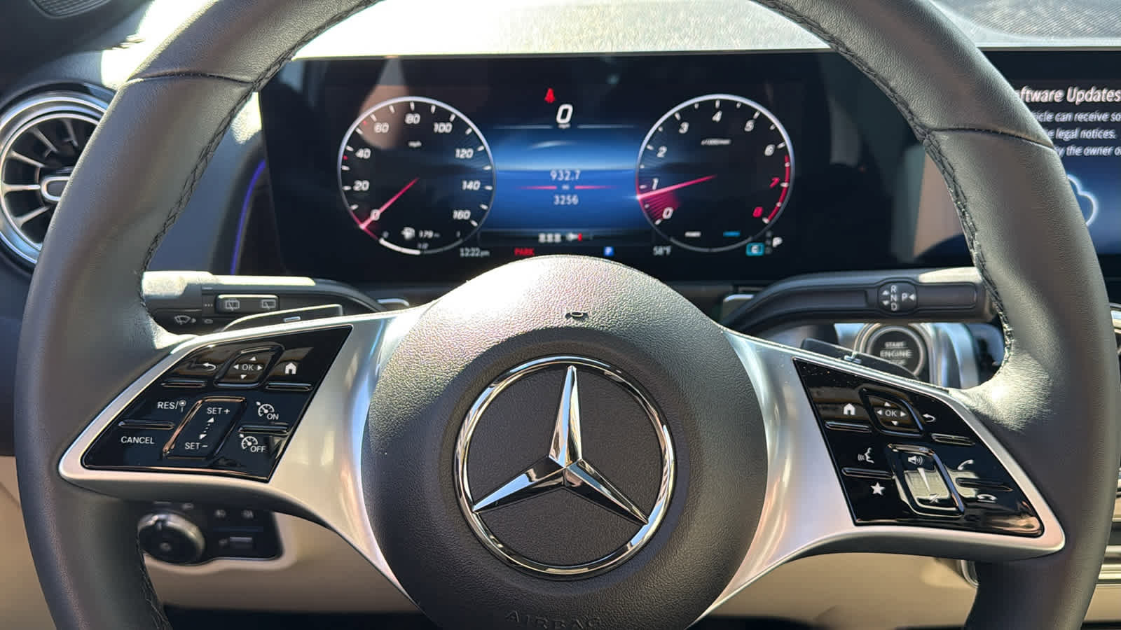 Certified 2025 Mercedes-Benz GLB 250 4MATIC image 25