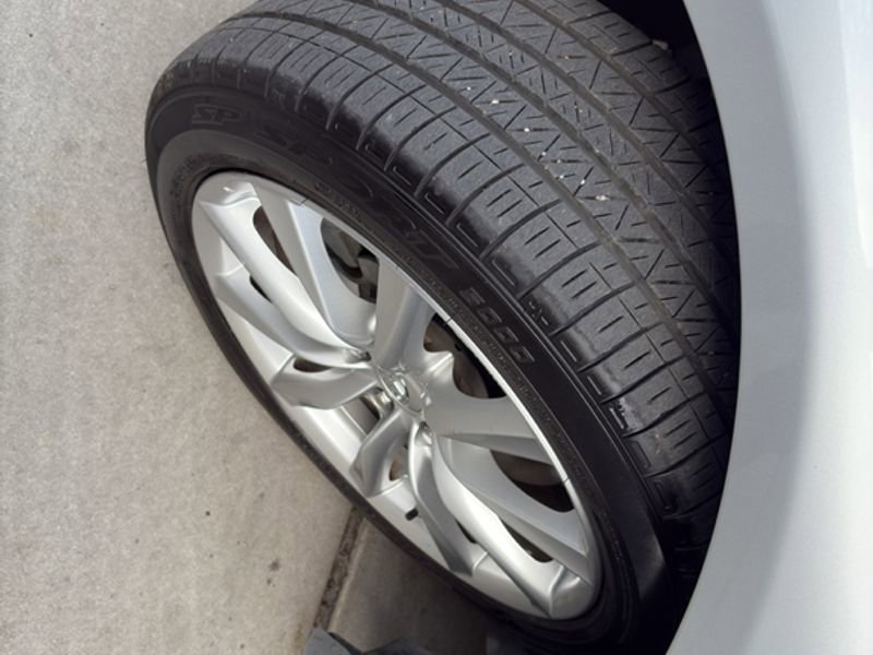 Used 2015 INFINITI Q60 Journey w/ Premium Package image 17