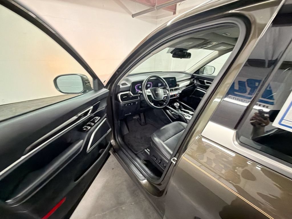 Used 2024 Kia Telluride S w/ S Sunroof Package FWD image 10