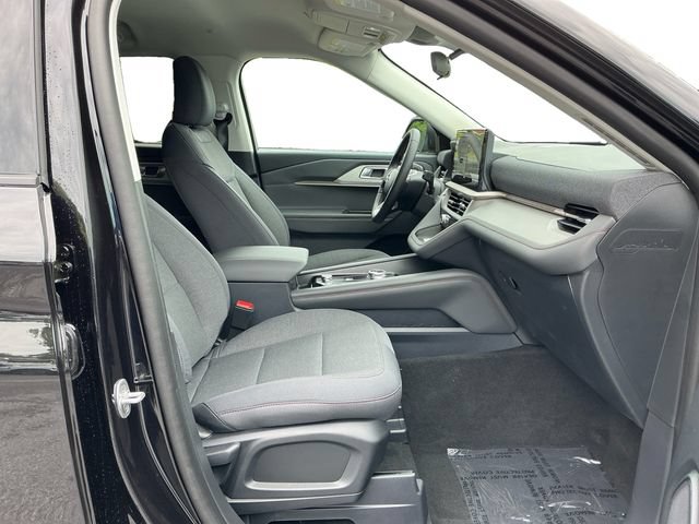 Used 2026 Ford Explorer Active AWD/4WD image 17