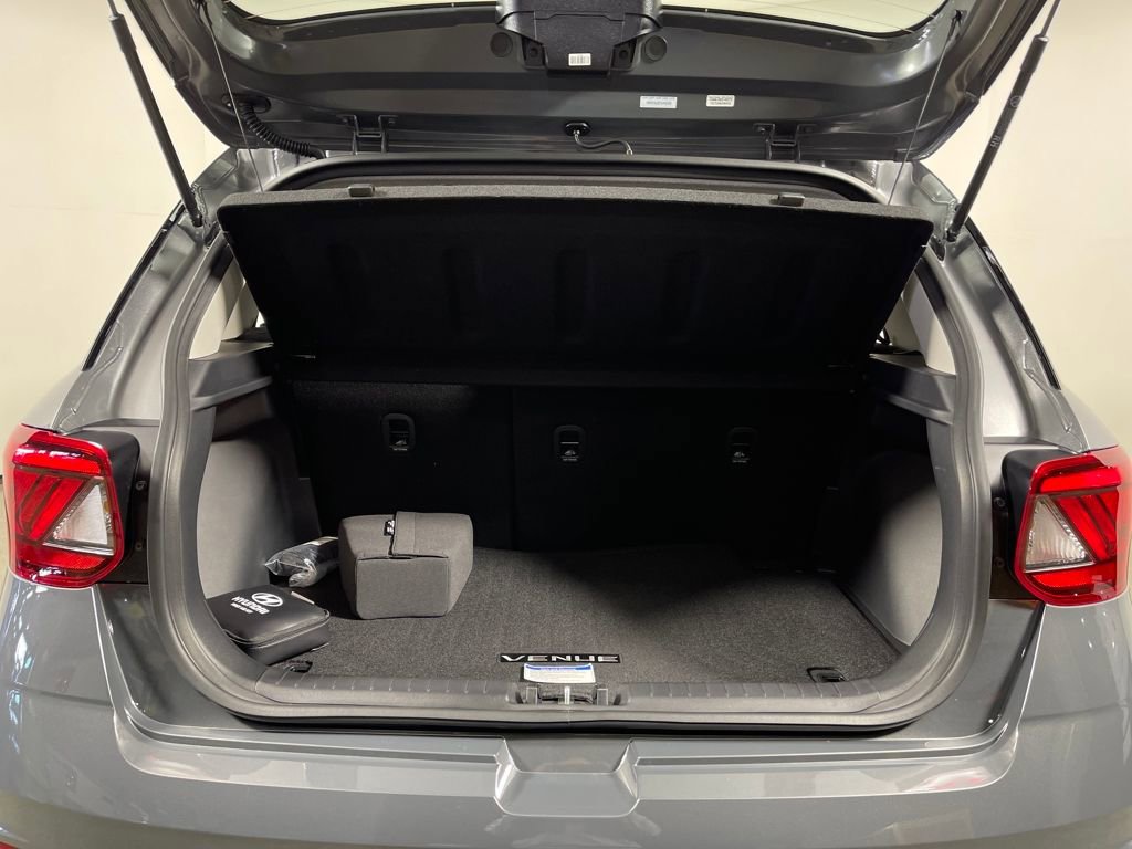 New 2026 Hyundai Venue SEL FWD image 10