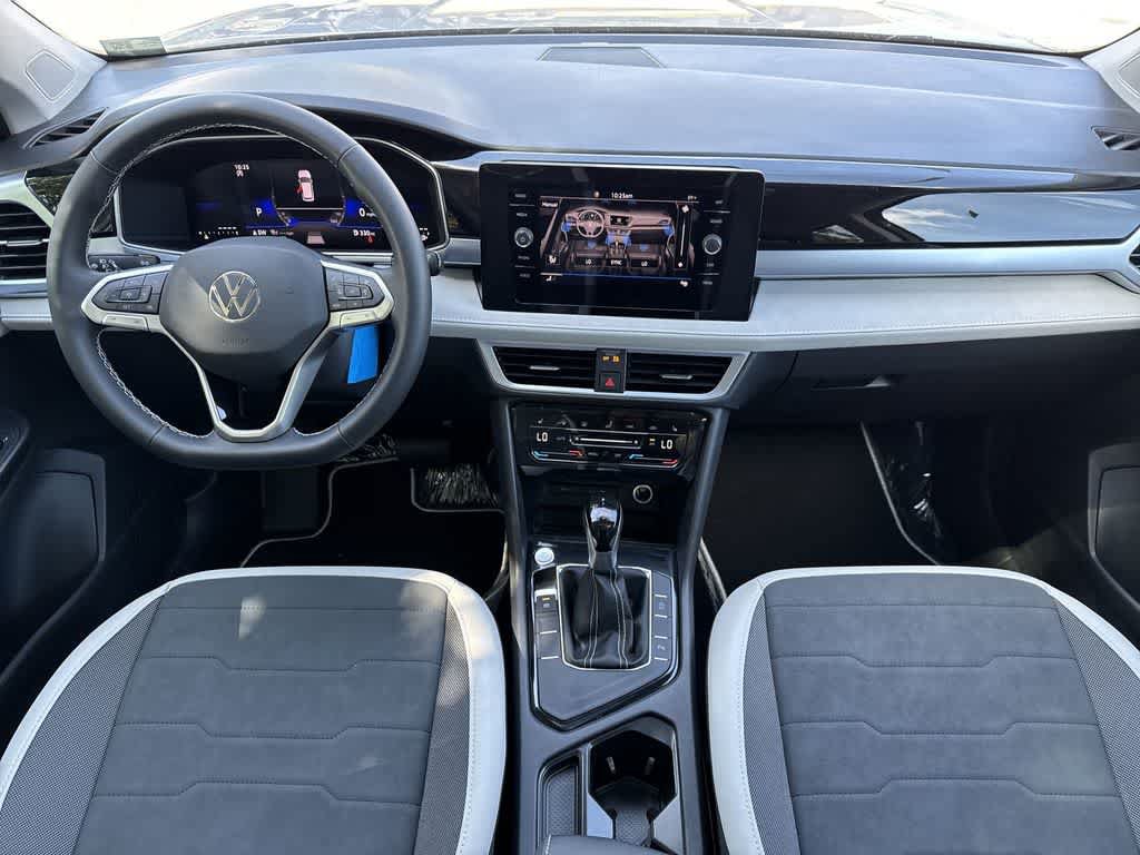 New 2026 Volkswagen Taos SE FWD image 24