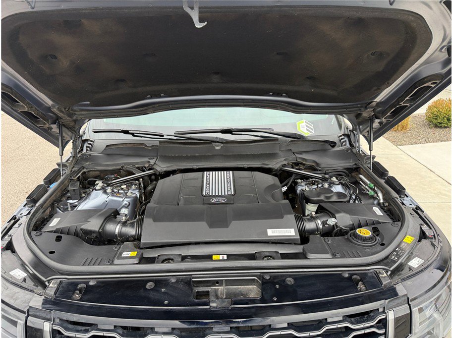 Used 2021 Land Rover Range Rover Long Wheelbase Autobiography image 3