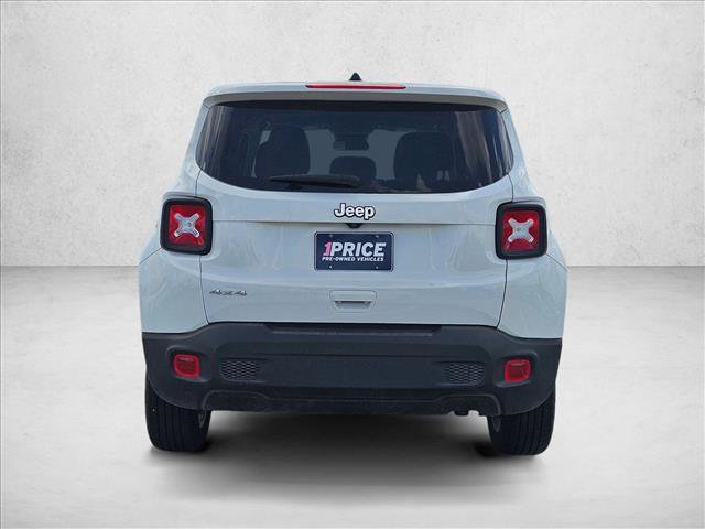 Used 2023 Jeep Renegade Latitude AWD/4WD image 6