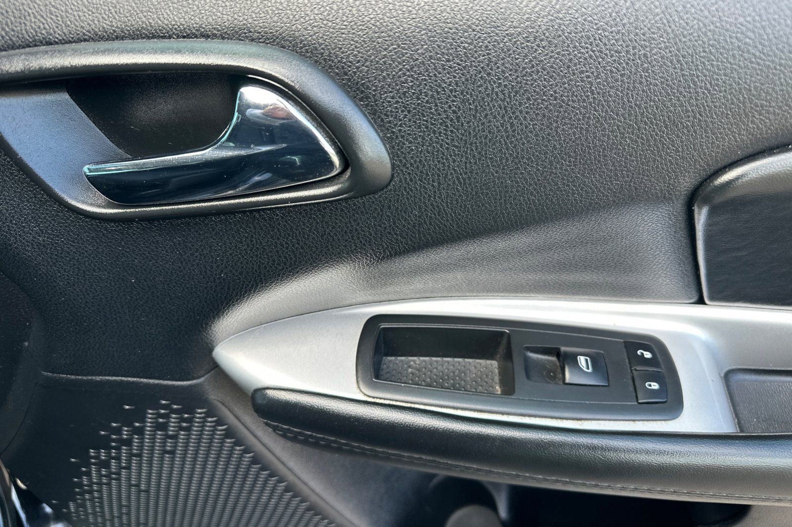 Used 2019 Dodge Journey SE image 19