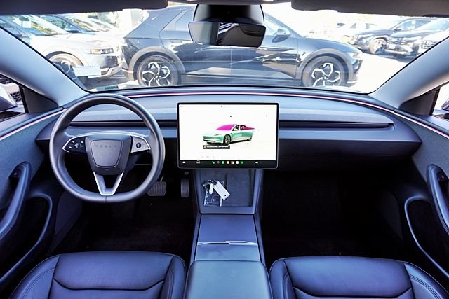 Used 2025 Tesla Model 3 Long Range RWD image 17