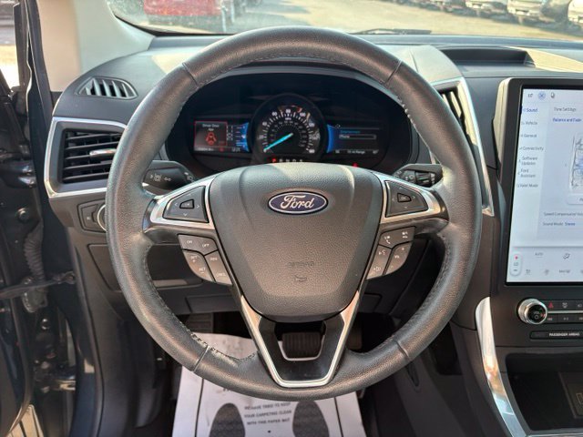 Used 2024 Ford Edge Titanium AWD/4WD image 16