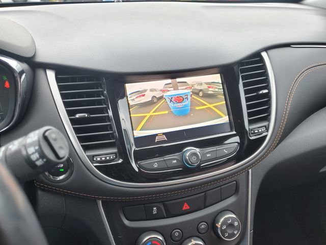 Certified 2022 Chevrolet Trax LT w/ LT Convenience Package image 31