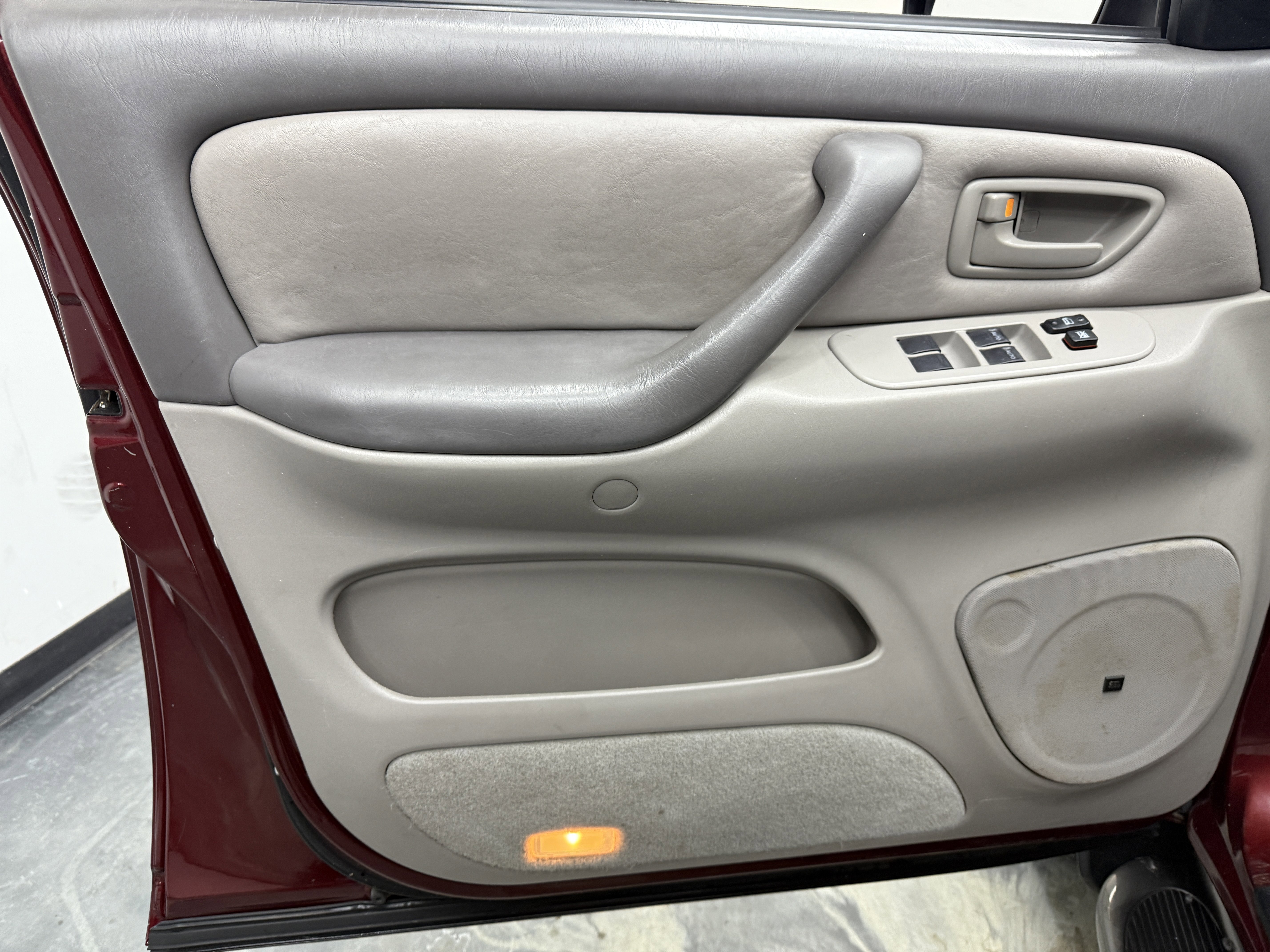 Used 2003 Toyota Sequoia SR5 image 10