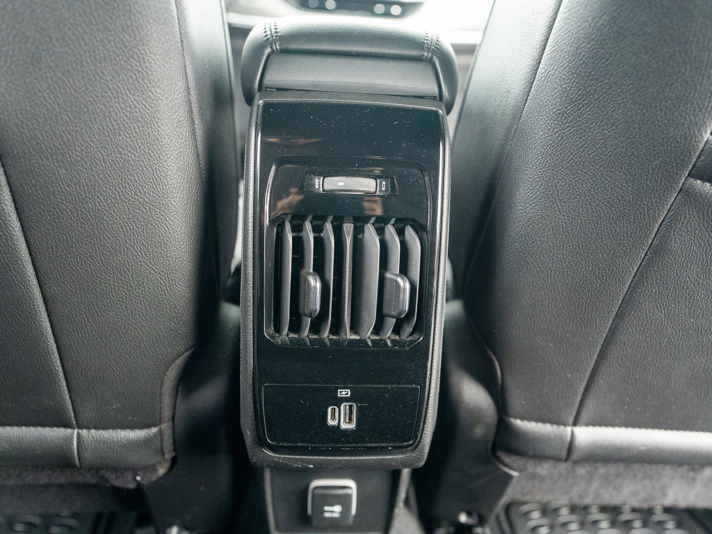 Used 2024 Jeep Compass Limited w/ Elite Group AWD/4WD image 18