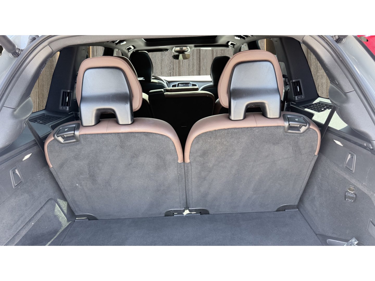 Used 2024 Volvo XC90 T8 Plus w/ Protection Package Premier AWD/4WD image 19