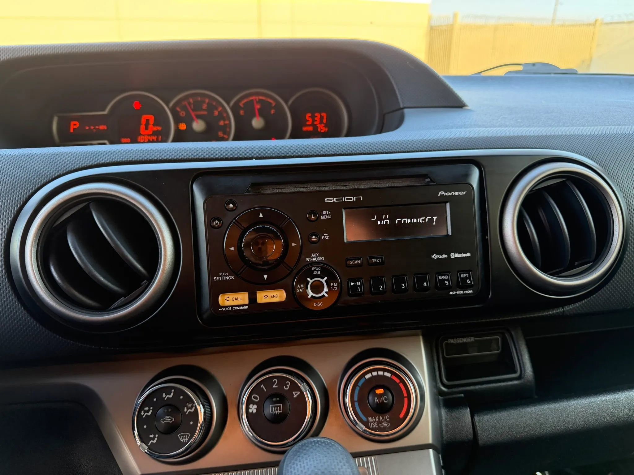 Used 2013 Scion xB FWD image 20