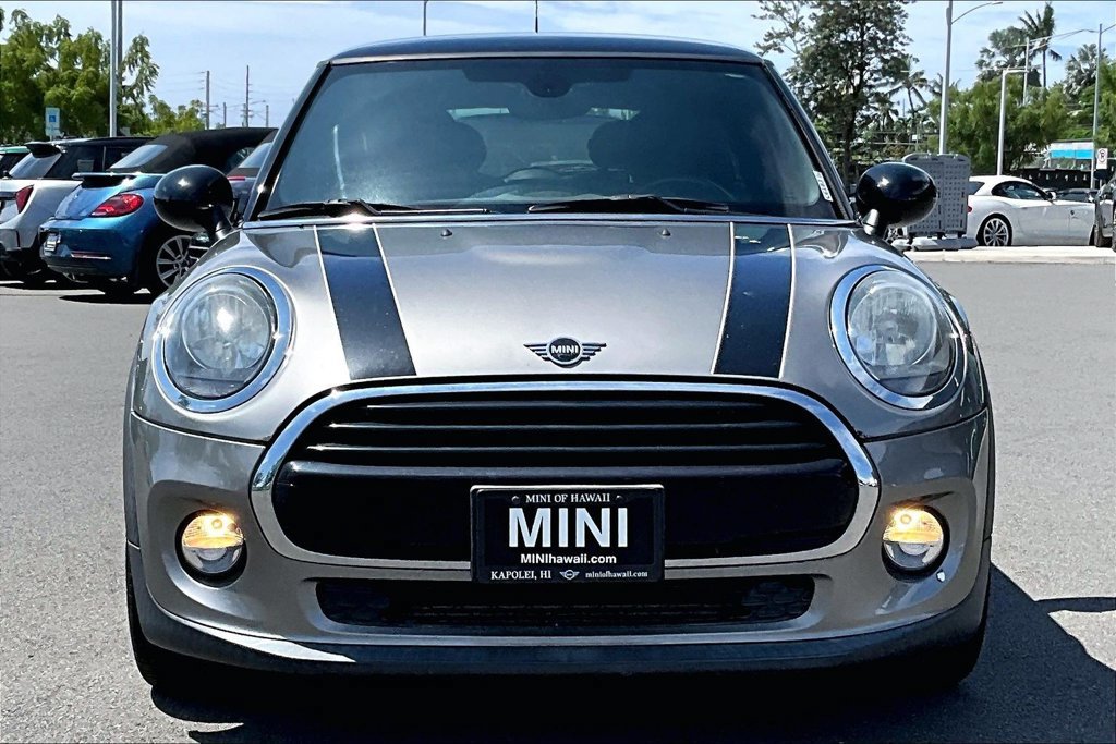 Used 2019 MINI Cooper 2-Door Hardtop w/ Signature Upholstery Package FWD image 3