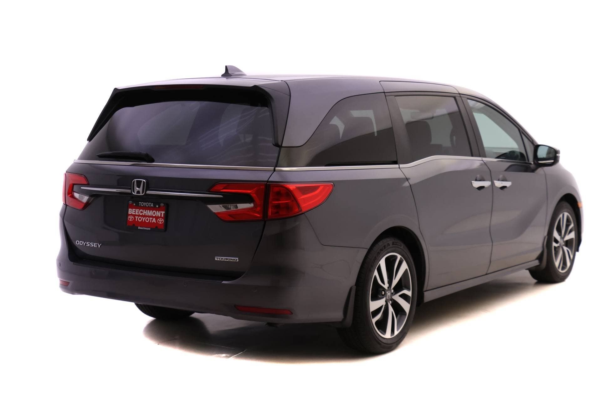 Used 2023 Honda Odyssey Touring image 2