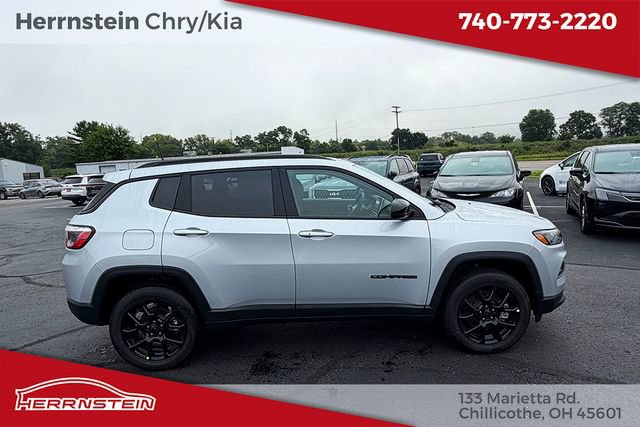 New 2026 Jeep Compass Latitude AWD/4WD image 30