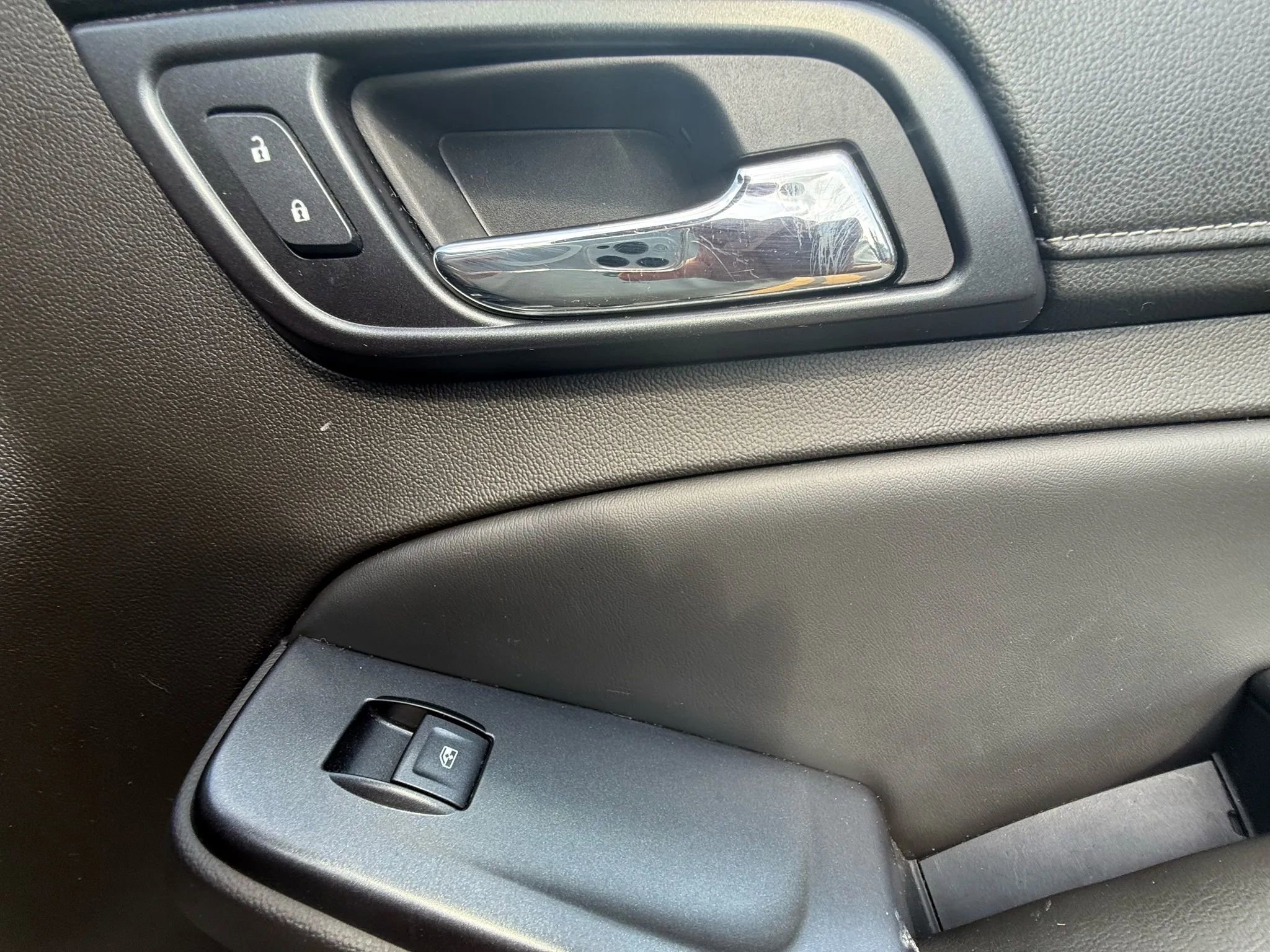 Used 2015 GMC Yukon SLT w/ HD Trailering Package image 39