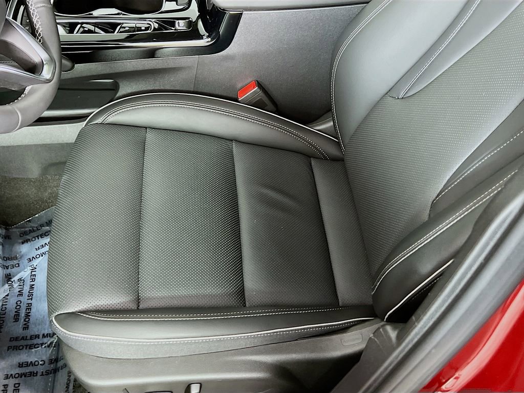 Used 2023 Buick Envision Essence image 18