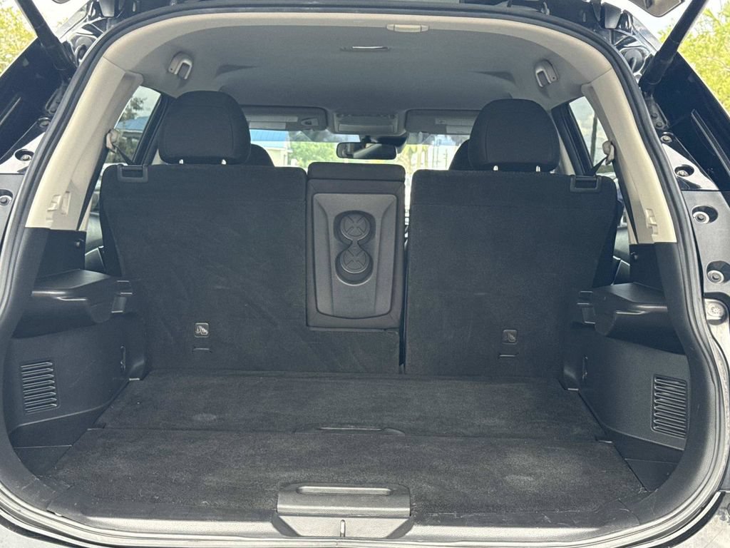 Certified 2019 Nissan Rogue SV FWD image 12