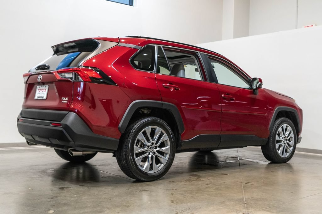Used 2023 Toyota RAV4 XLE Premium AWD/4WD image 9