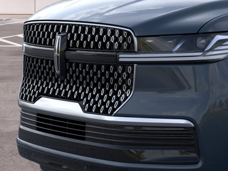 New 2026 Lincoln Navigator L Premier AWD/4WD image 17
