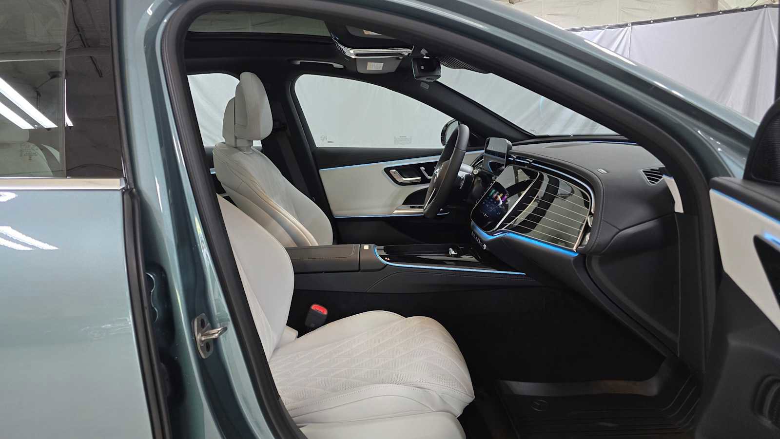 New 2026 Mercedes-Benz E 450 4MATIC Sedan image 11