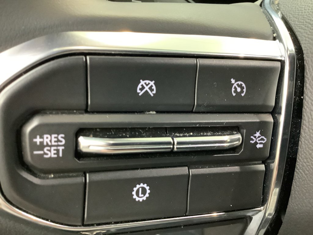 Used 2025 GMC Acadia Elevation image 17