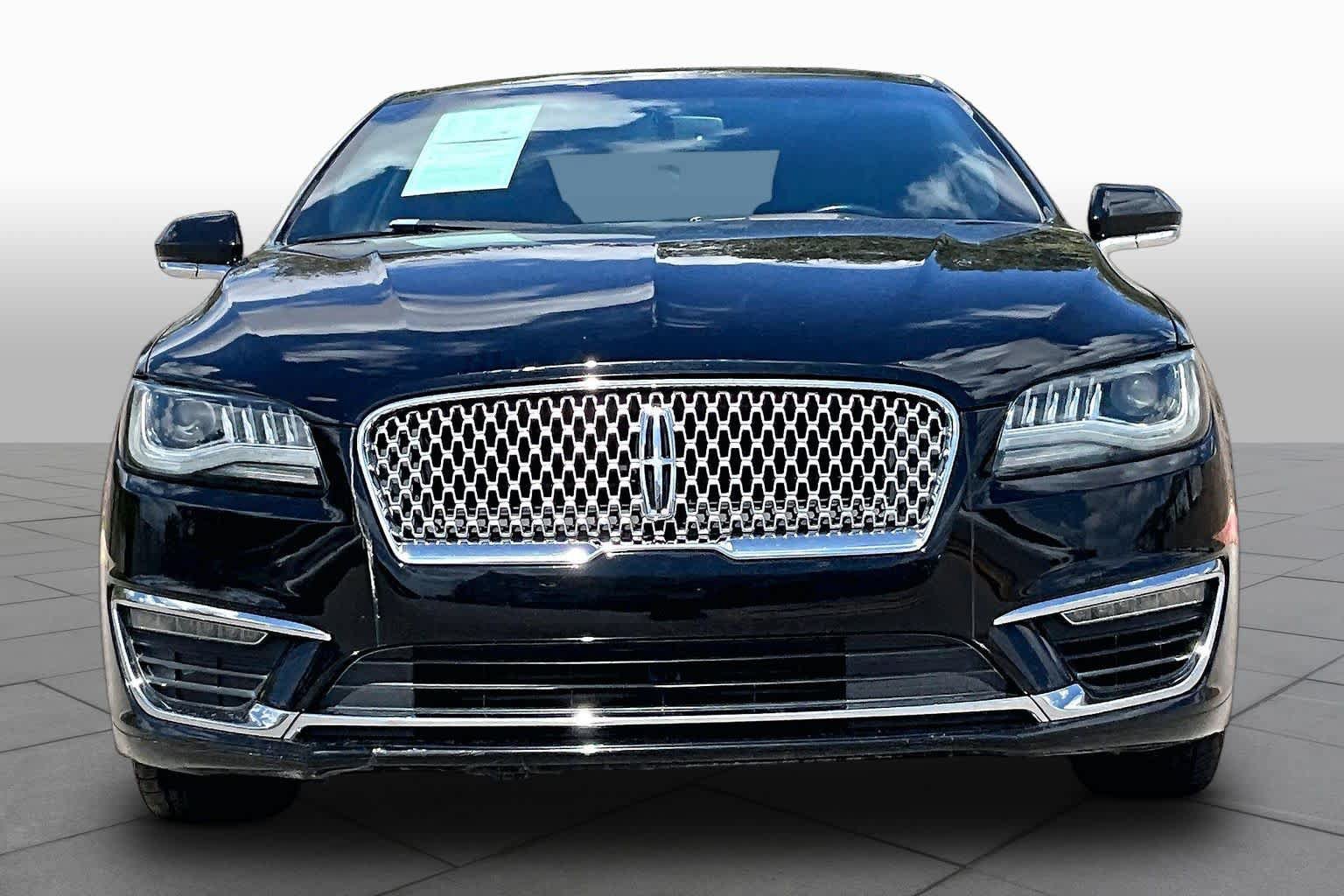 Used 2017 Lincoln MKZ Reserve FWD image 4