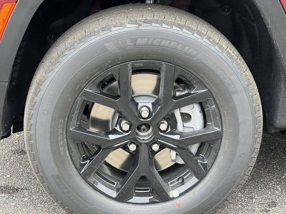 Used 2025 Jeep Grand Cherokee L Altitude AWD/4WD image 7