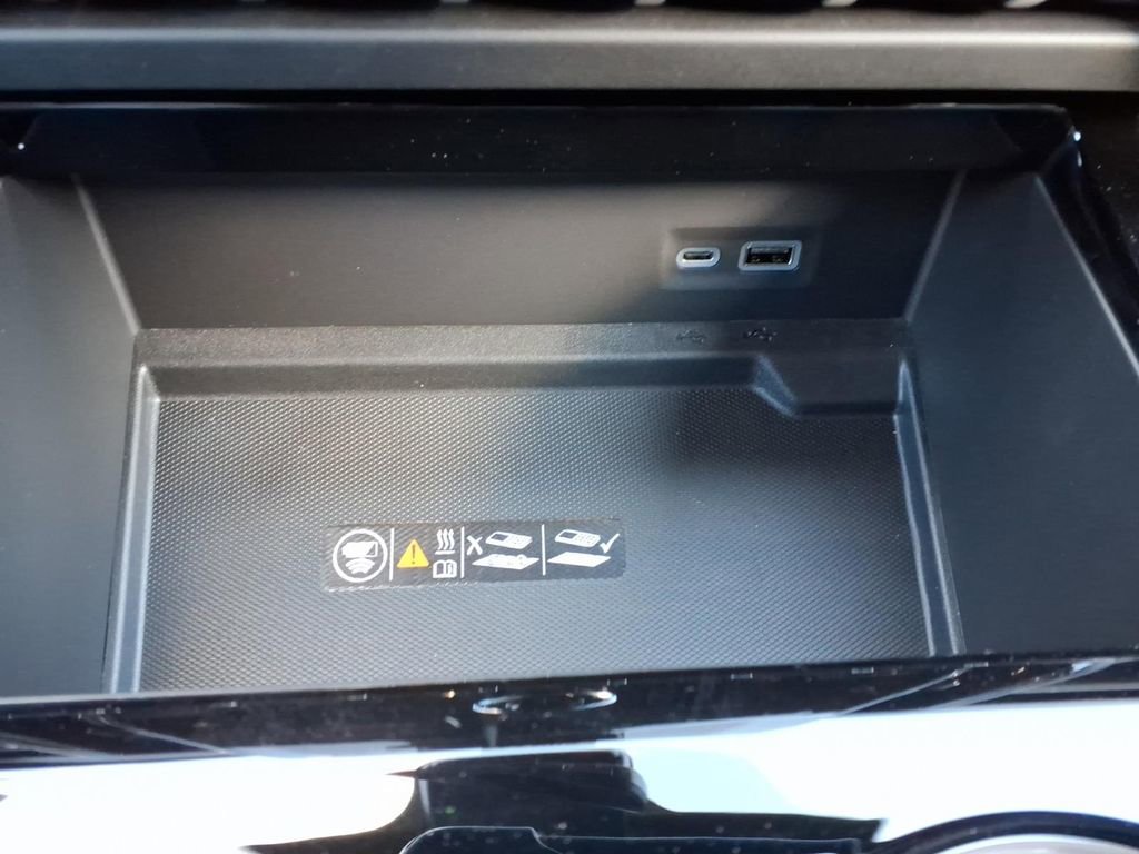 New 2026 GMC Yukon AT4 w/ AT4 Premium Package image 12