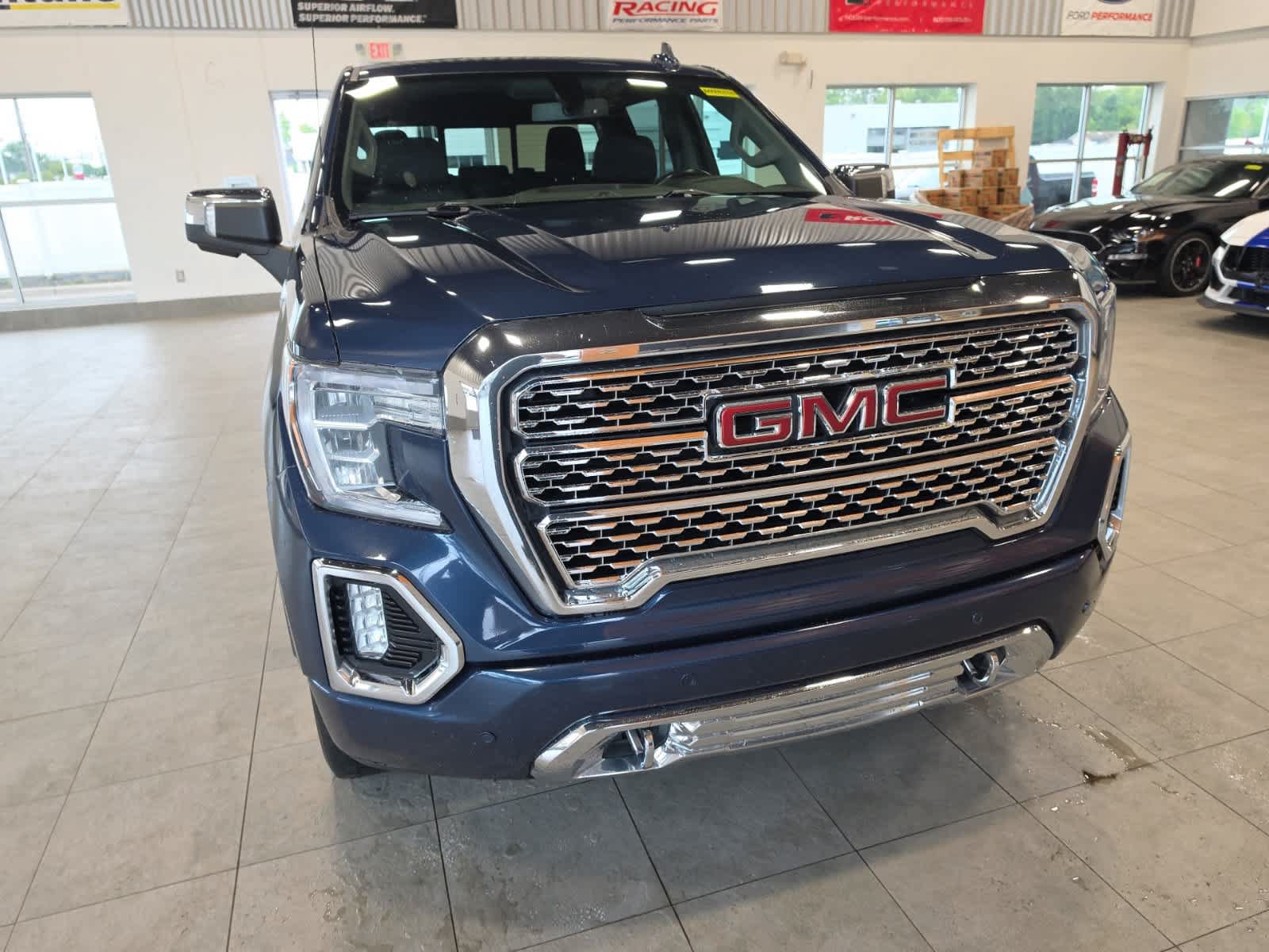 Used 2021 GMC Sierra 1500 Denali w/ Denali Premium Package AWD/4WD image 3