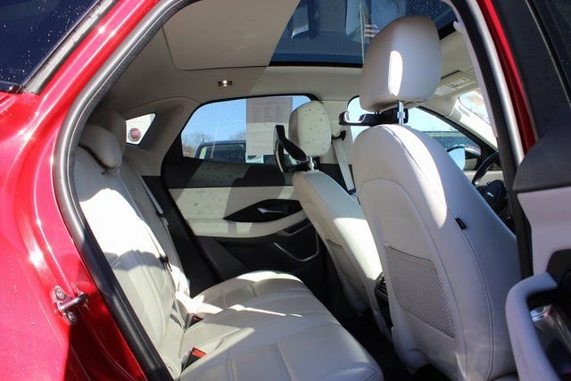 Used 2020 Jaguar E-PACE SE image 29