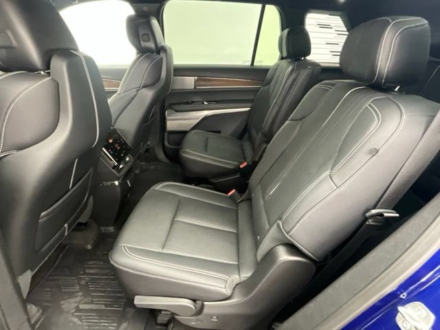 Used 2026 Cadillac Vistiq Sport w/ LPO, Floor Liner Package AWD/4WD image 6