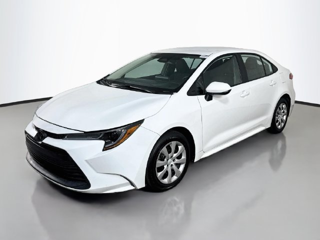 Used 2026 Toyota Corolla LE FWD image 4