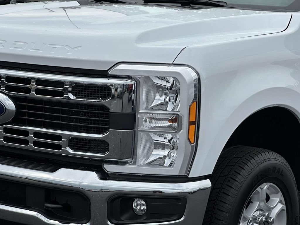Used 2025 Ford F250 XLT AWD/4WD image 7