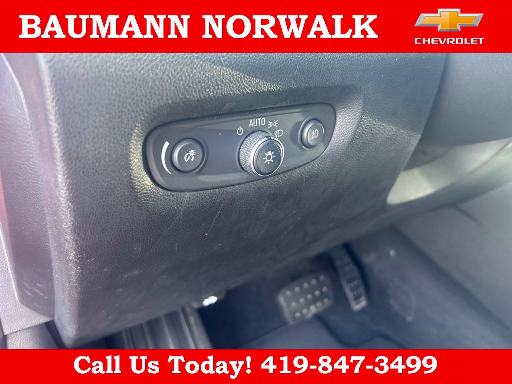 Used 2018 Chevrolet Traverse Premier w/ LPO, 'HIT The Road' Package AWD/4WD image 16