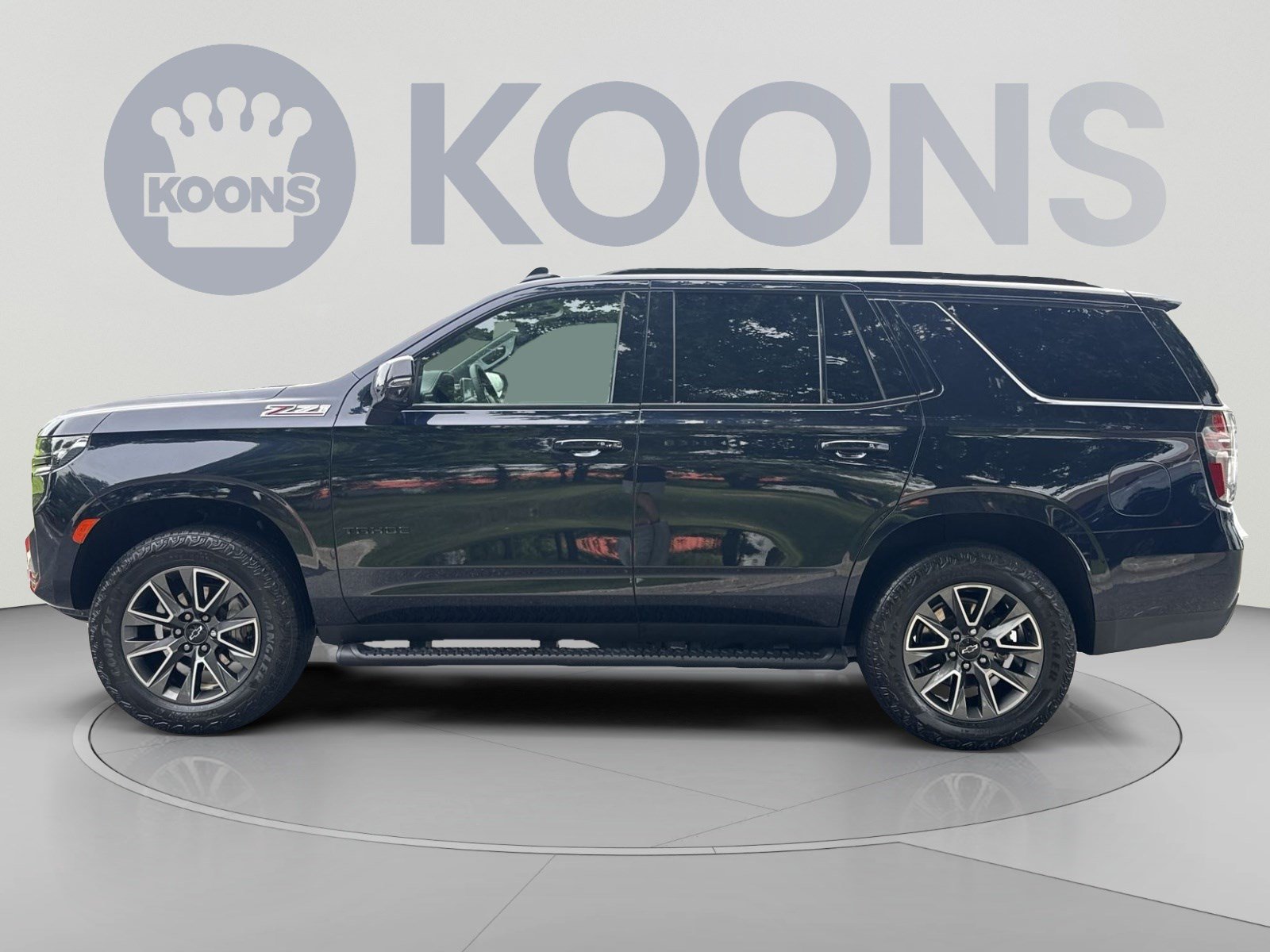 Used 2023 Chevrolet Tahoe Z71 w/ Luxury Package AWD/4WD image 2