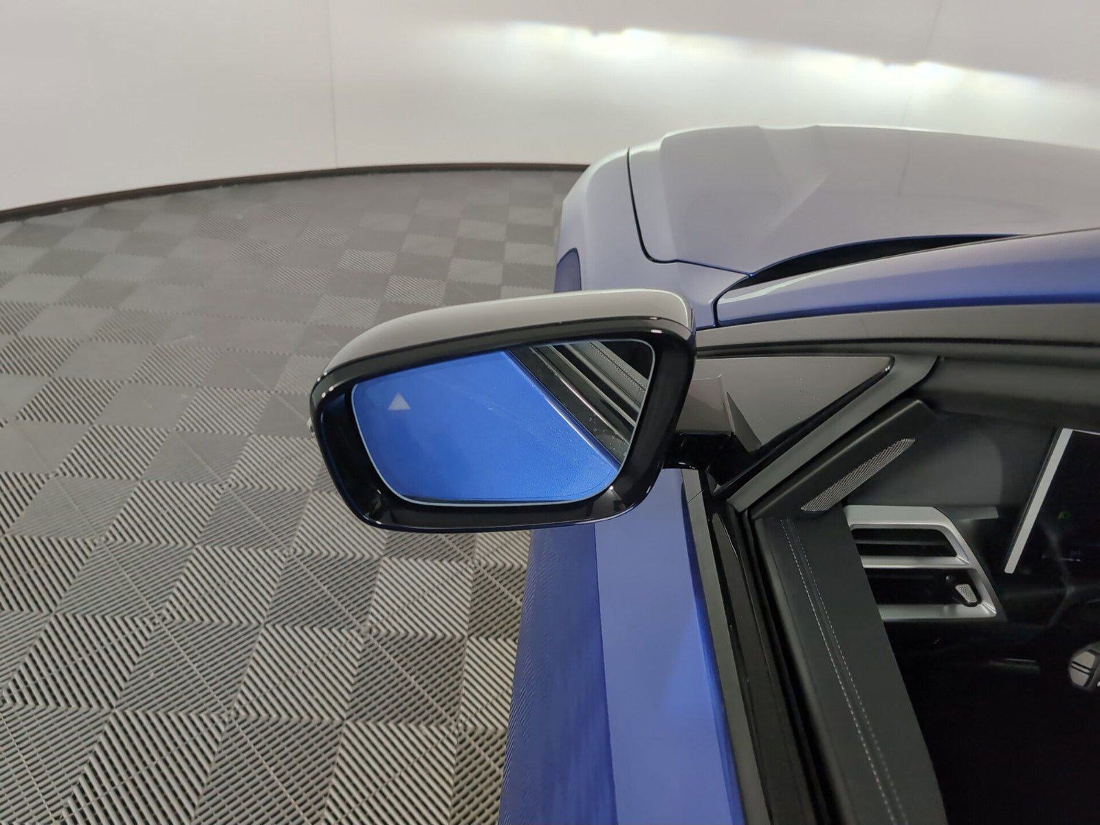 Used 2025 BMW 430i Convertible w/ M Sport Package image 21