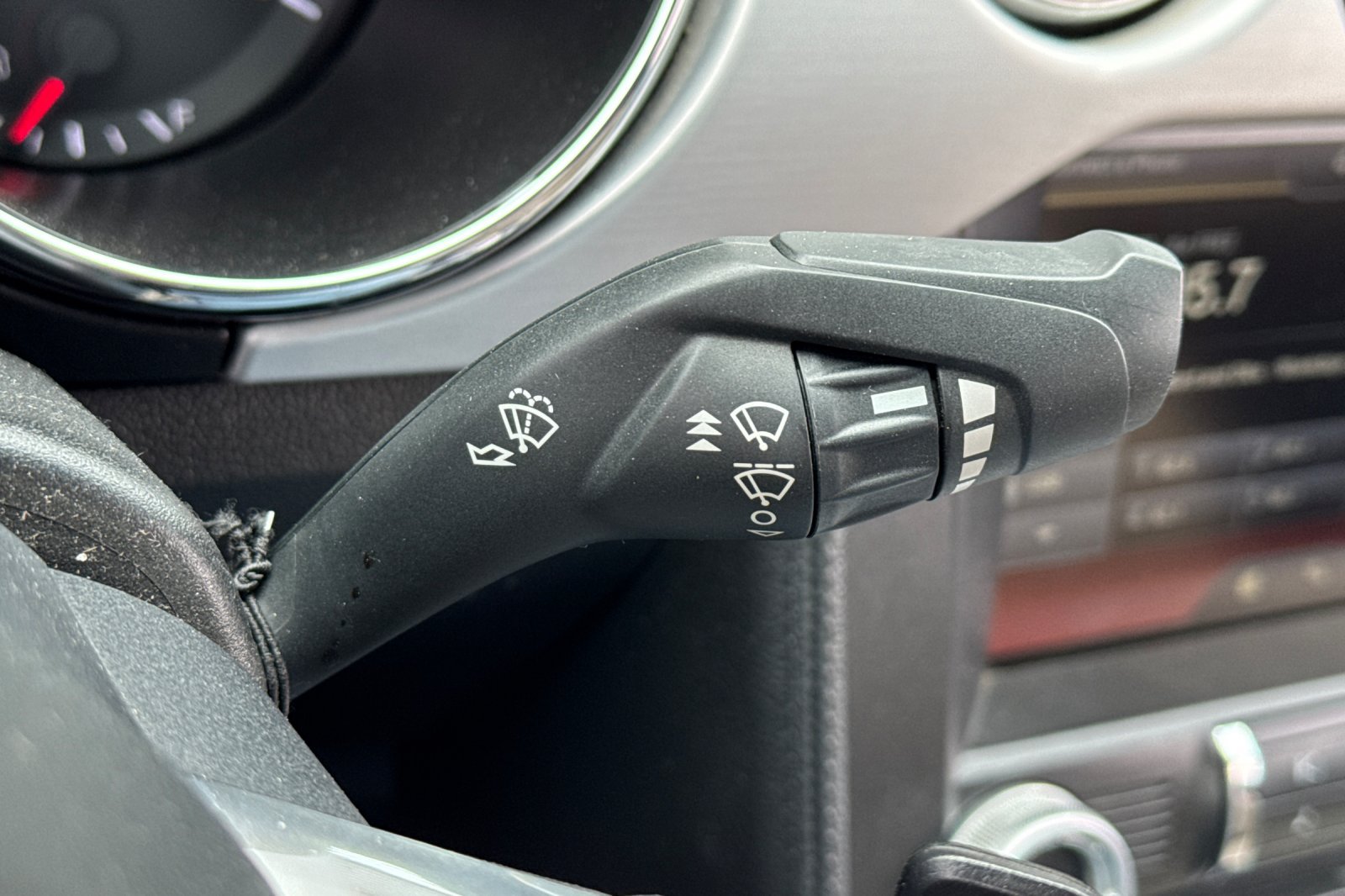Used 2015 Ford Mustang Premium RWD image 38