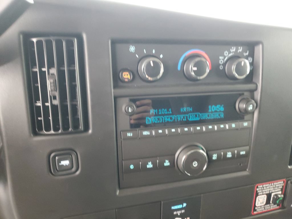 New 2026 Chevrolet Express 2500 Extended w/ Communications Package RWD image 22